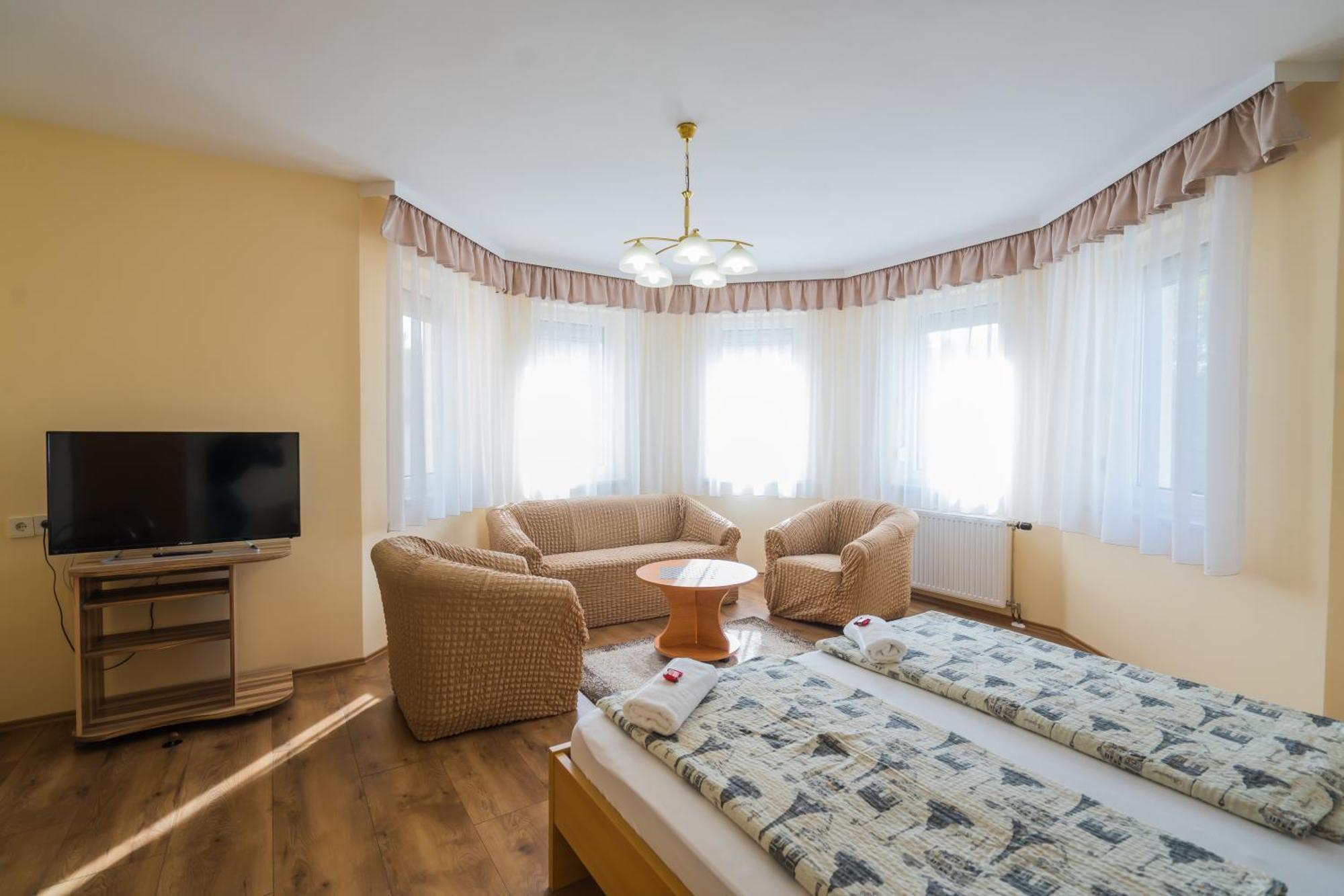 Korponyi Villa Siófok Buitenkant foto