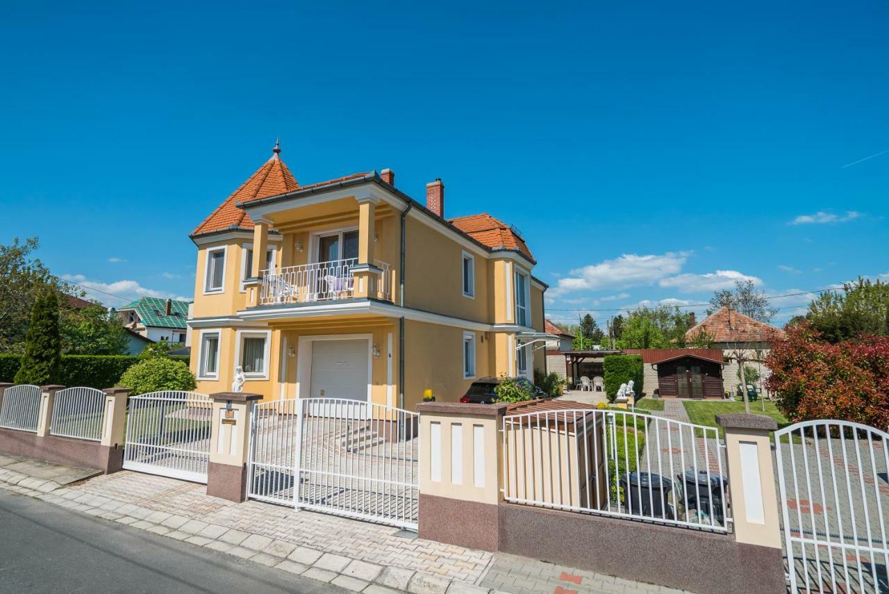 Korponyi Villa Siófok Buitenkant foto
